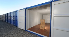 автомобилен склад от морски контейнери