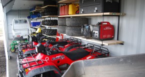 Self-storage склад от морски контейнери