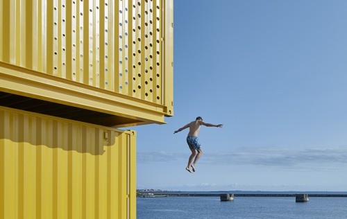 Помещения за спорт от морски контейнери