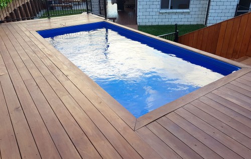 басейн от морски контейнер