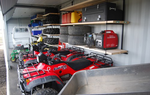 Self-storage склад от морски контейнери